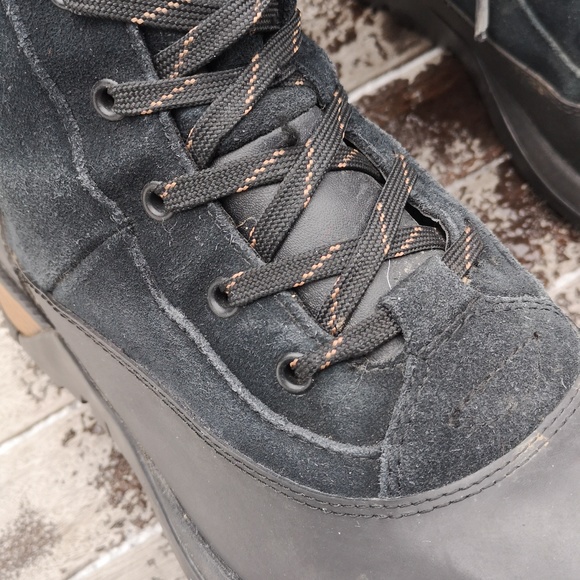 Muck suede and rubber lace-up boots - Picture 6 of 16